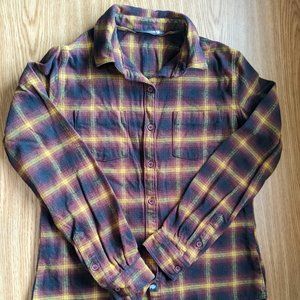 Mountain Khakis Women's Flannel shirt never worn